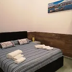 Marina Club בית הארחה גיארדיני נאקסוס