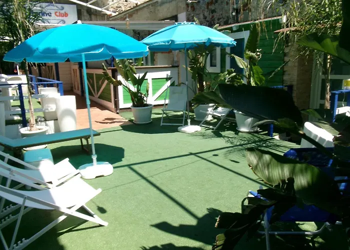 بيت ضيافة Marina Club جيارديني ناكسوس