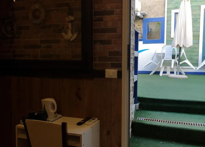 Marina Club Guest house