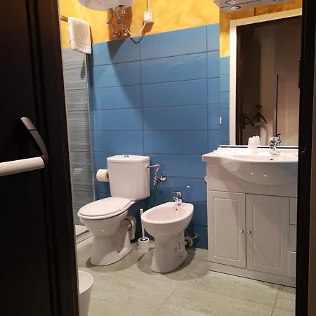 Marina Club בית הארחה 3*