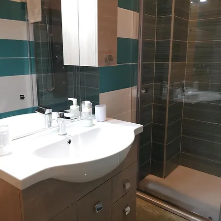 Marina Club בית הארחה